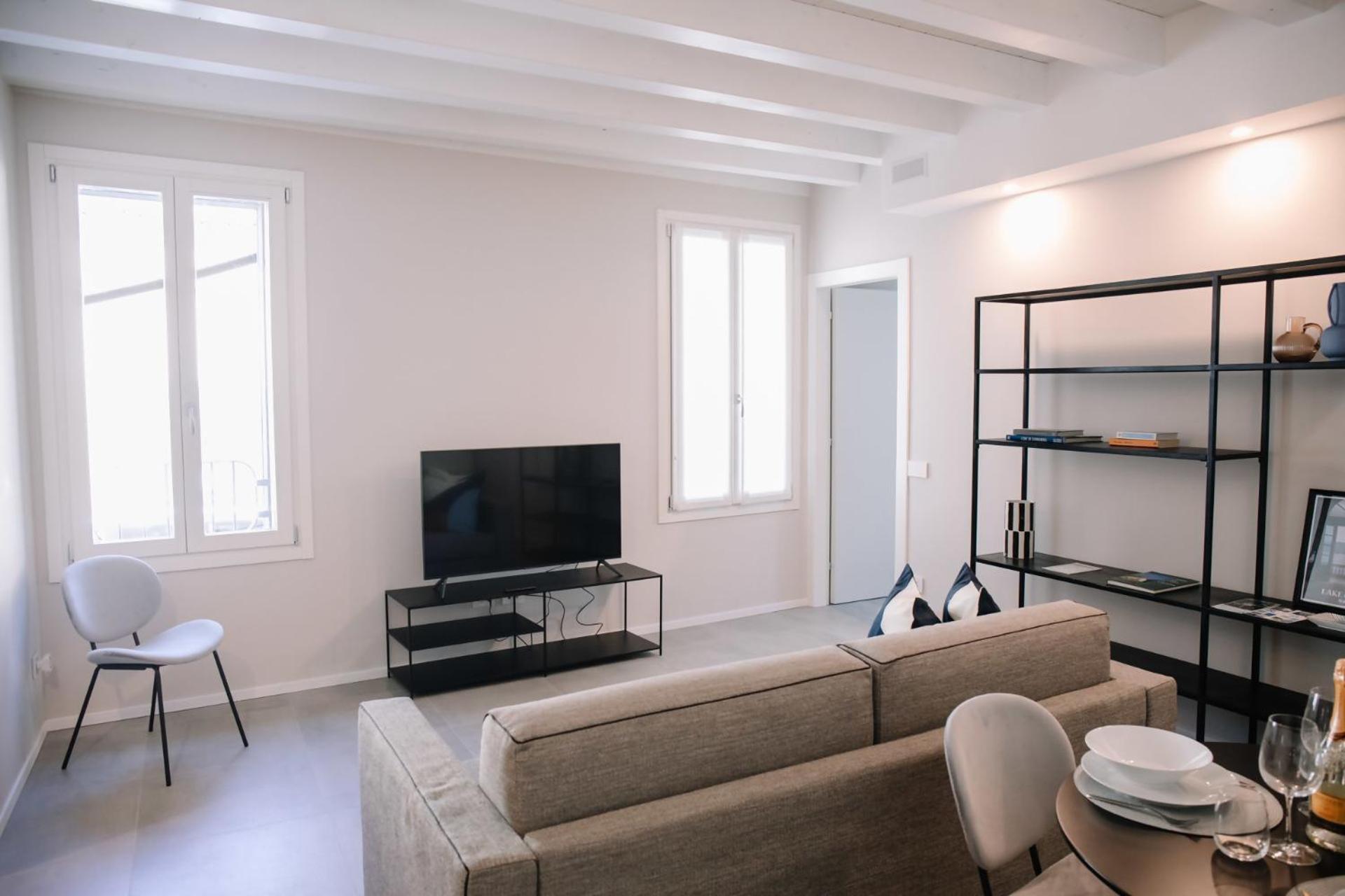 Elegant Beige Apartment - 5 Minutes From The Lake كومو المظهر الخارجي الصورة