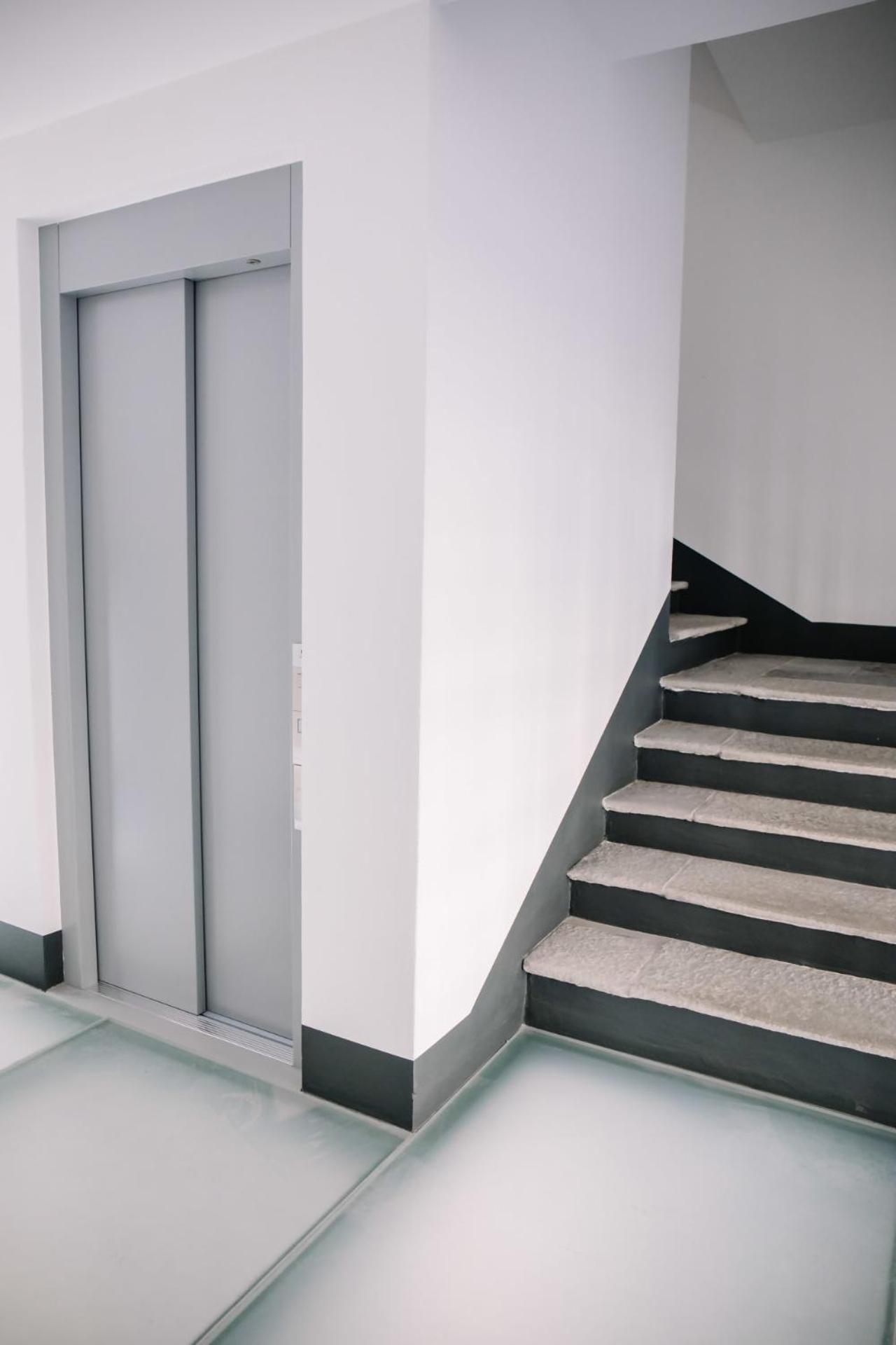 Elegant Beige Apartment - 5 Minutes From The Lake كومو المظهر الخارجي الصورة