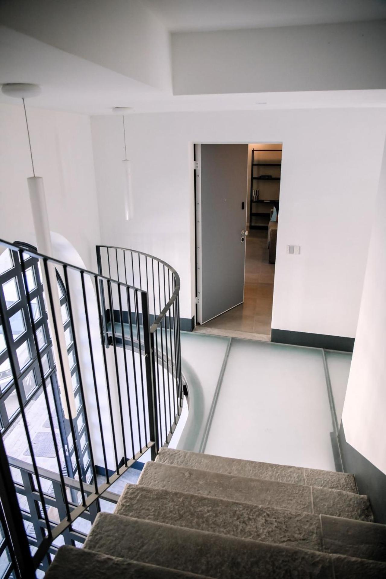 Elegant Beige Apartment - 5 Minutes From The Lake كومو المظهر الخارجي الصورة