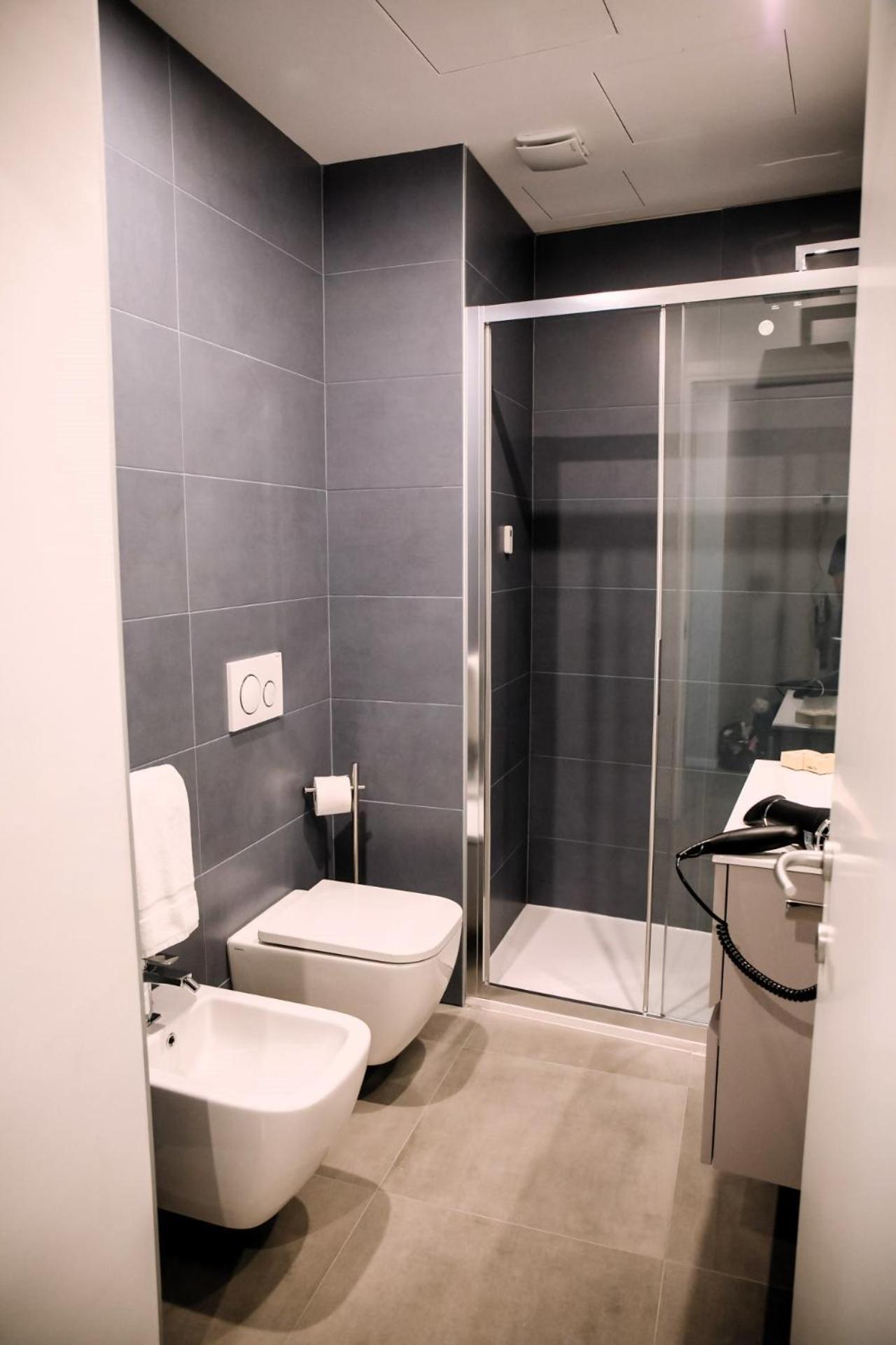 Elegant Beige Apartment - 5 Minutes From The Lake كومو المظهر الخارجي الصورة